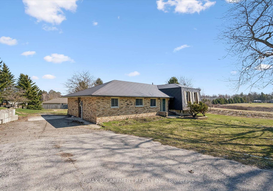 215-king-street-minto-ontario-x12987554
