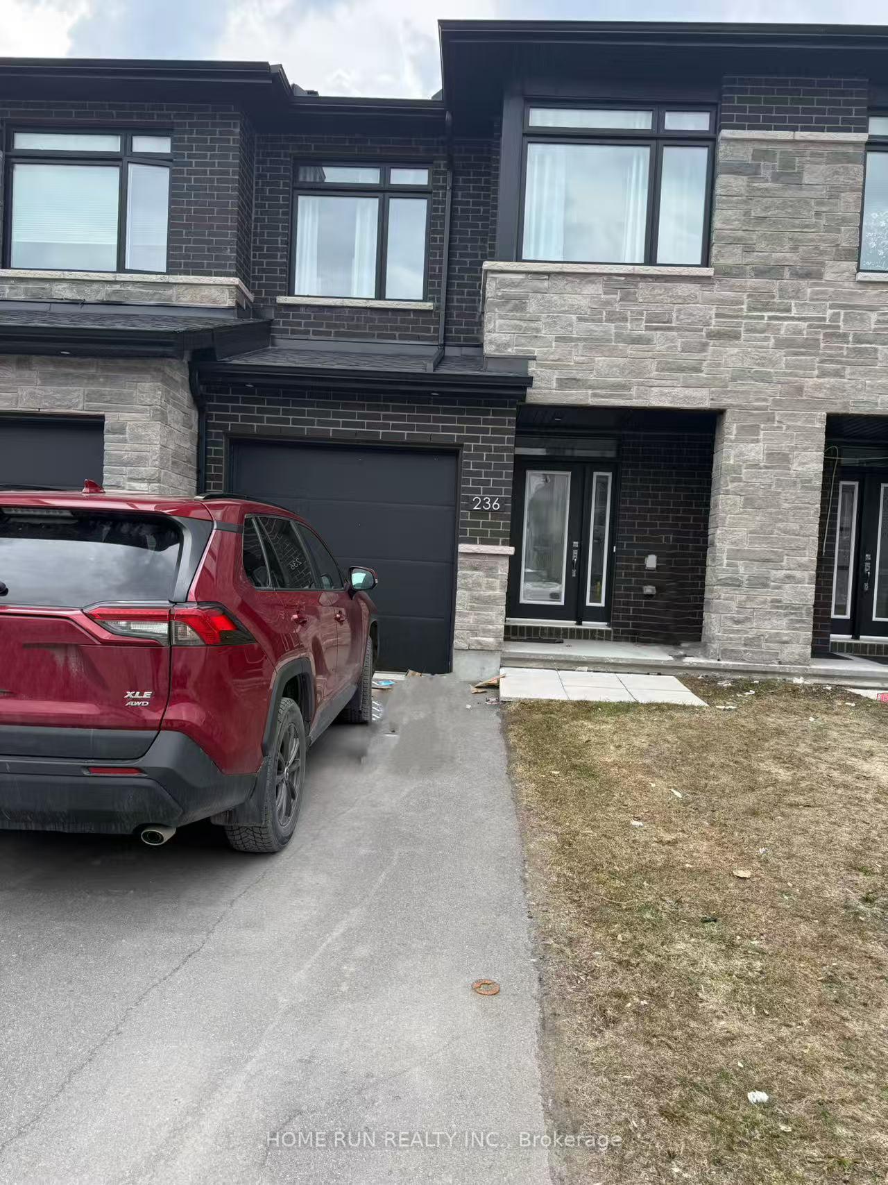 236-sheaf-row-n-ottawa-ontario-x12988008