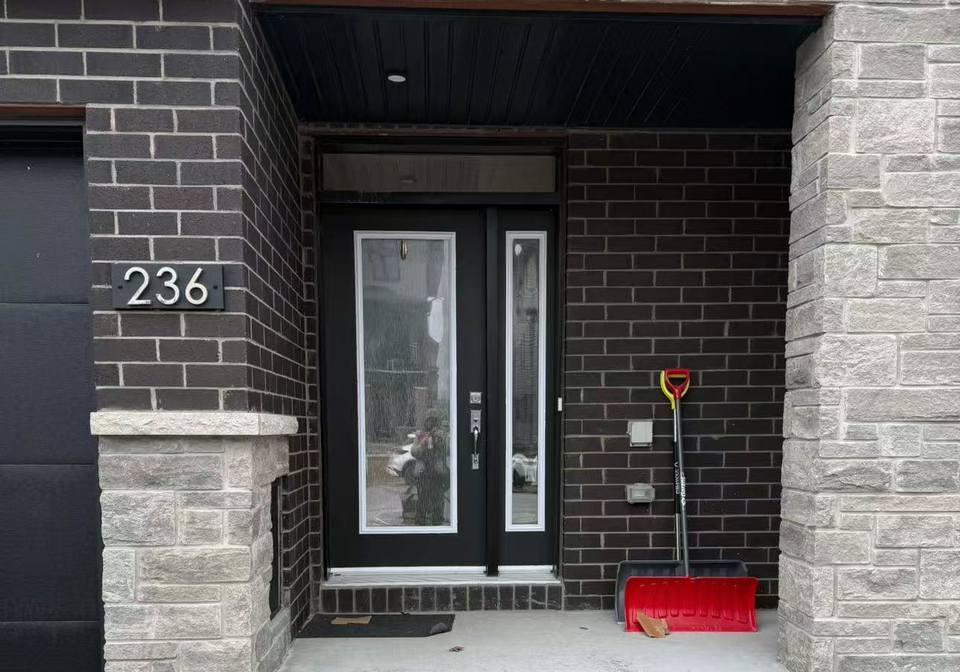 236-sheaf-row-n-ottawa-ontario-x12988008