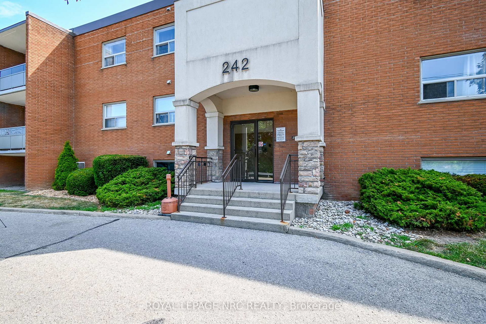 242-oakdale-avenue-st-catharines-ontario-x12988012