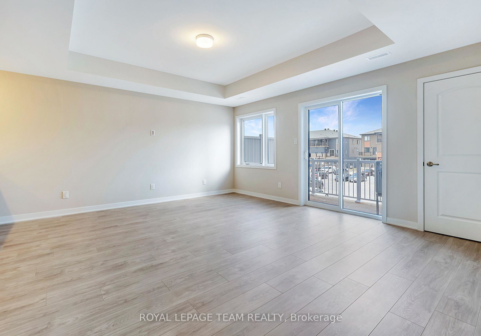 904-parnian-private-ottawa-ontario-x12988026