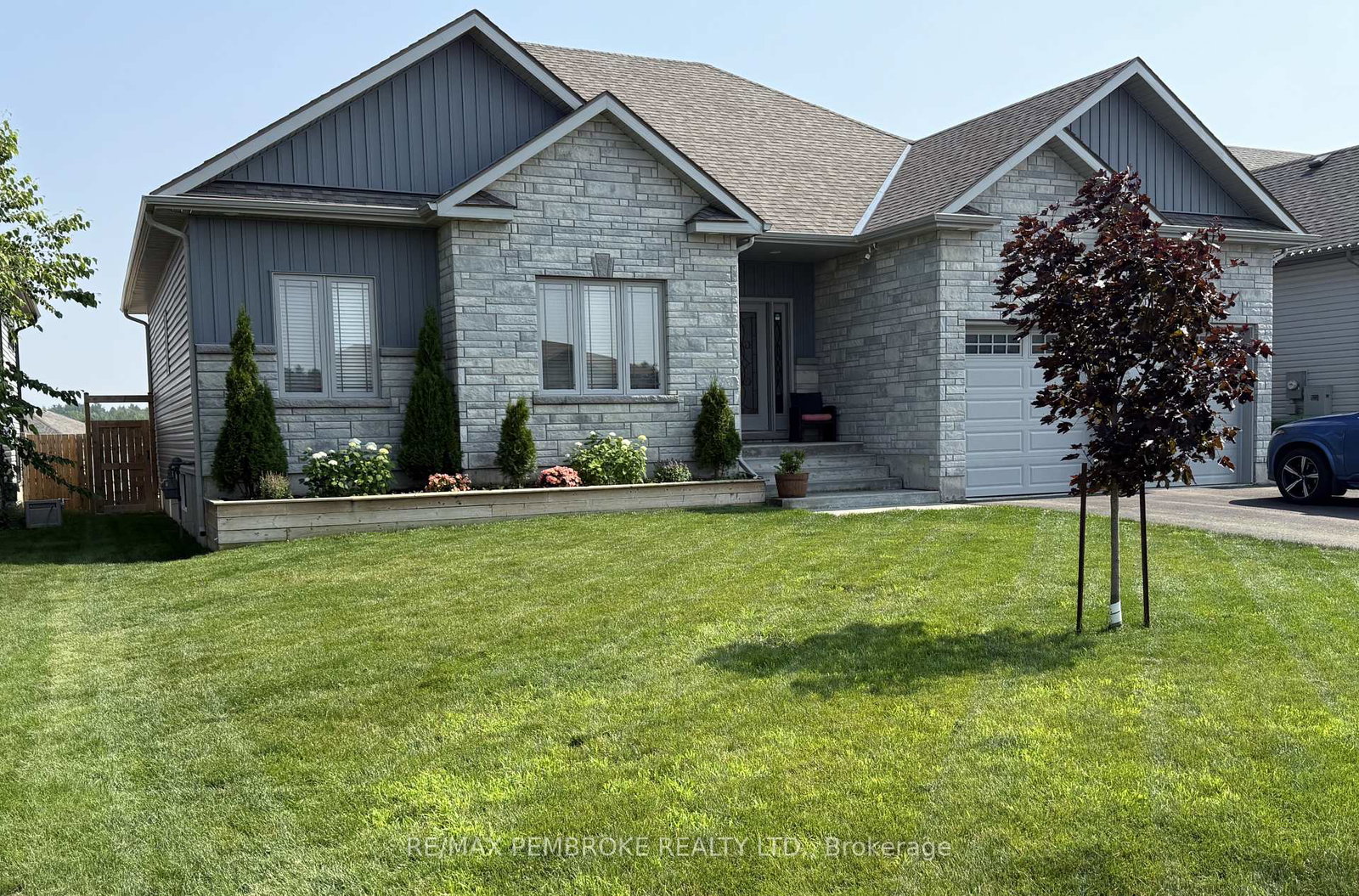 67-noble-crescent-petawawa-ontario-x12988078