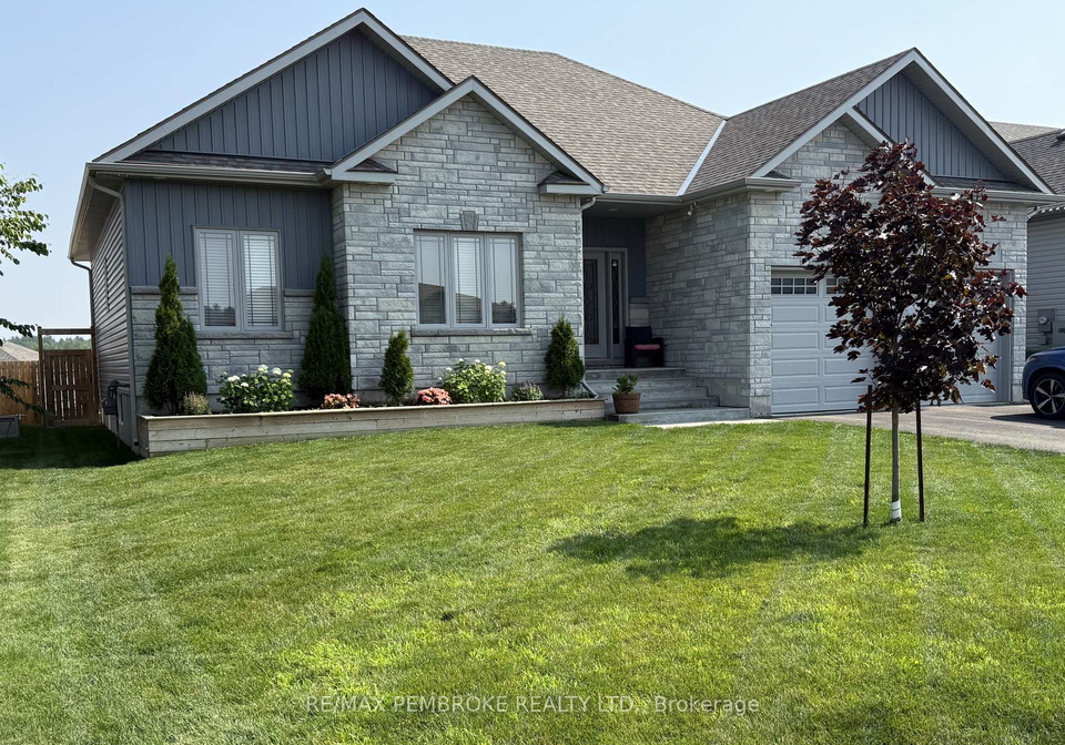67-noble-crescent-petawawa-ontario-x12988078