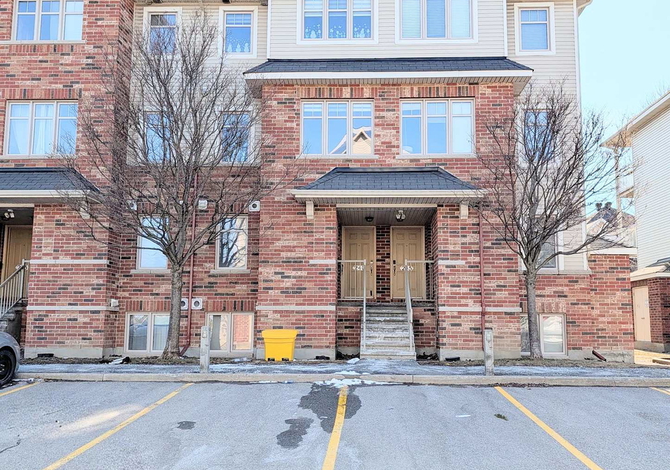 241-keltie-private-ottawa-ontario-x12988872