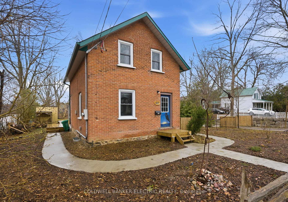 607-armour-road-peterborough-ontario-x12989038