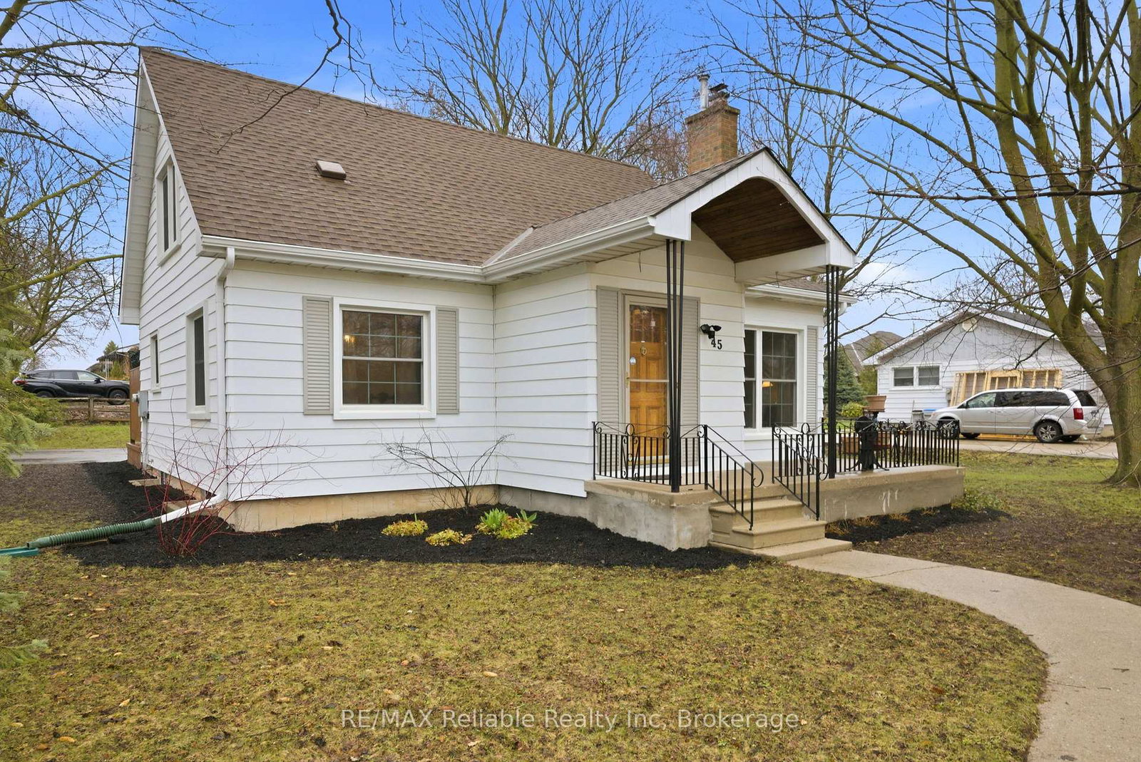 45-whitehead-street-central-huron-ontario-x12989158