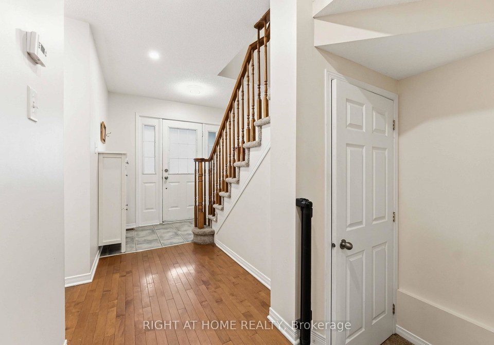 52-fieldberry-private-ottawa-ontario-x12989438