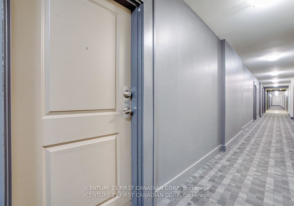 240-villagewalk-boulevard-london-north-ontario-x12989462
