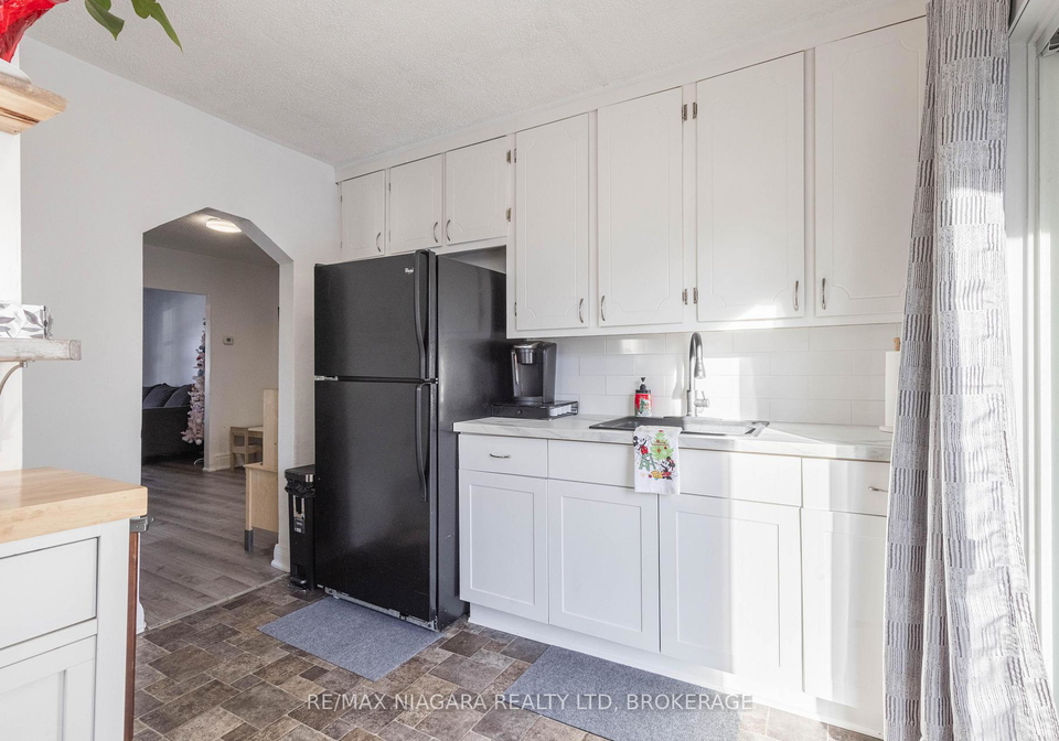 110-mcalpine-avenue-s-welland-ontario-x12989470