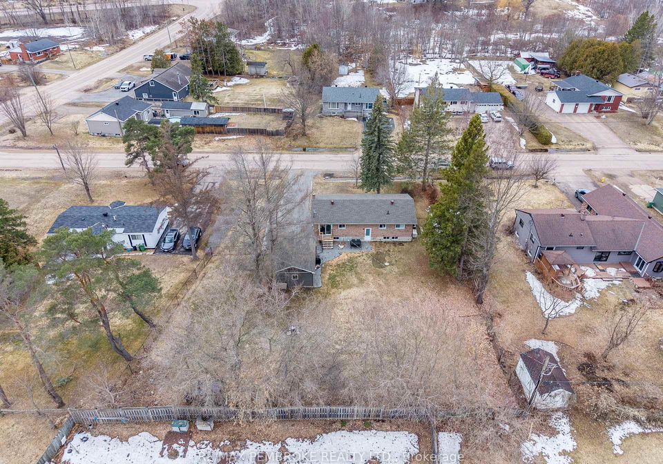 790-lakeview-drive-petawawa-ontario-x12989670