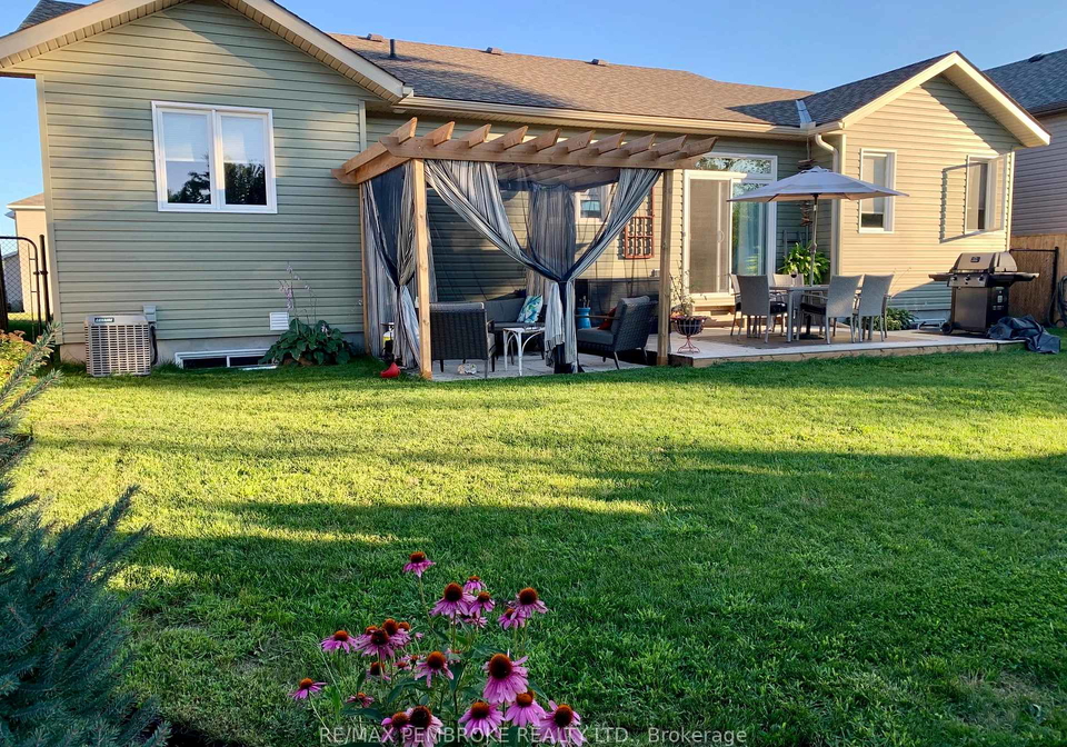 545-gardner-crescent-petawawa-ontario-x12989680