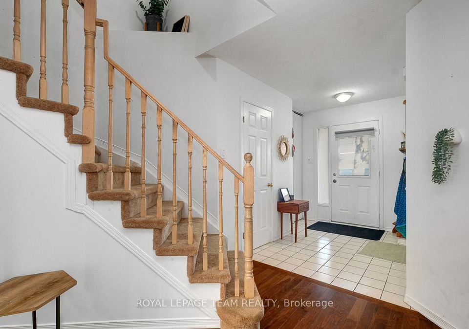 4-thornbury-crescent-ottawa-ontario-x12990258