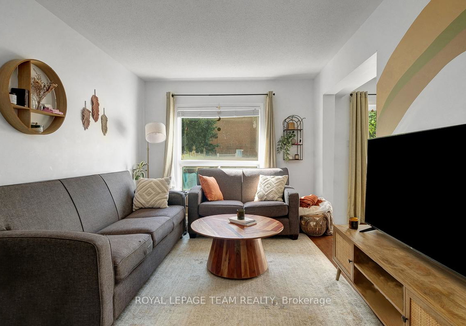 4-thornbury-crescent-ottawa-ontario-x12990258