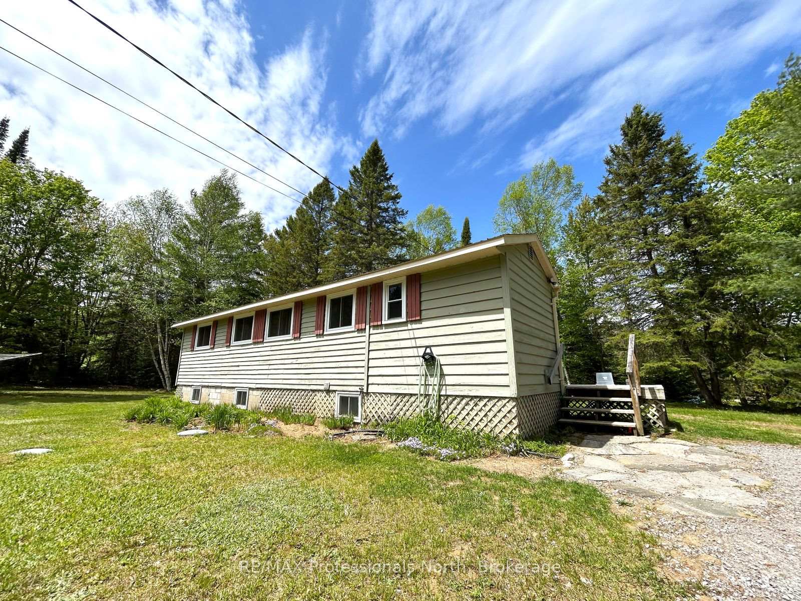 1052-ablett-court-algonquin-highlands-ontario-x12990592