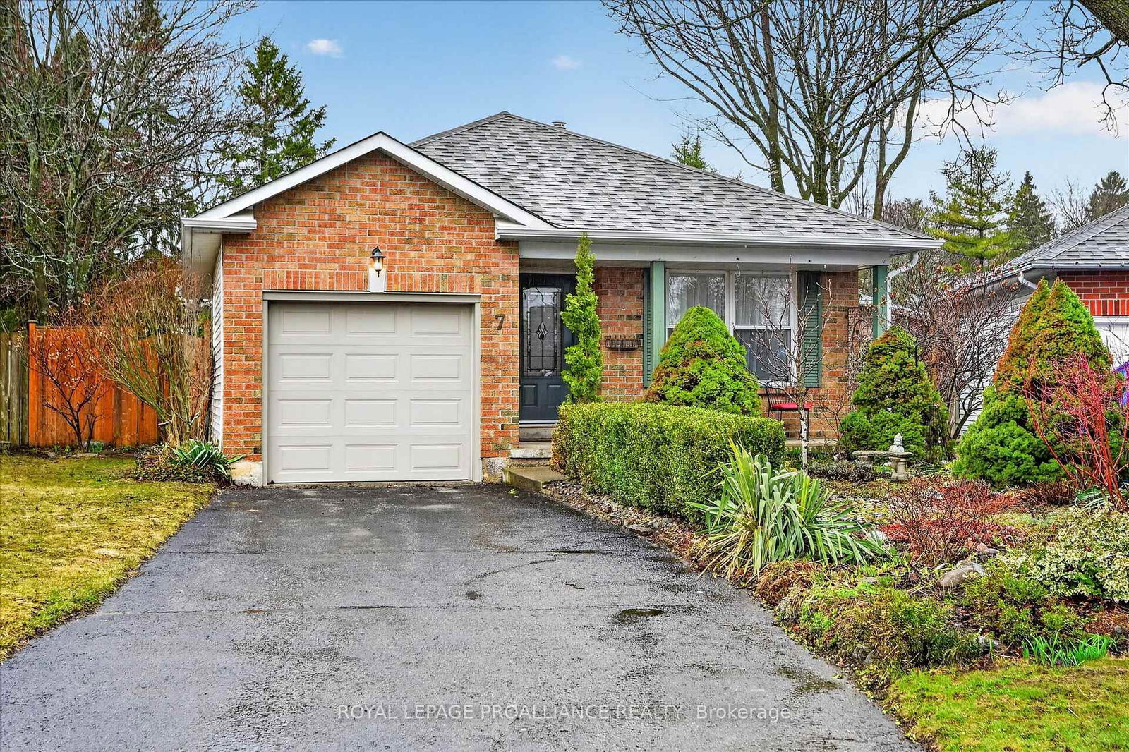 7-daleview-court-peterborough-ontario-x12990822