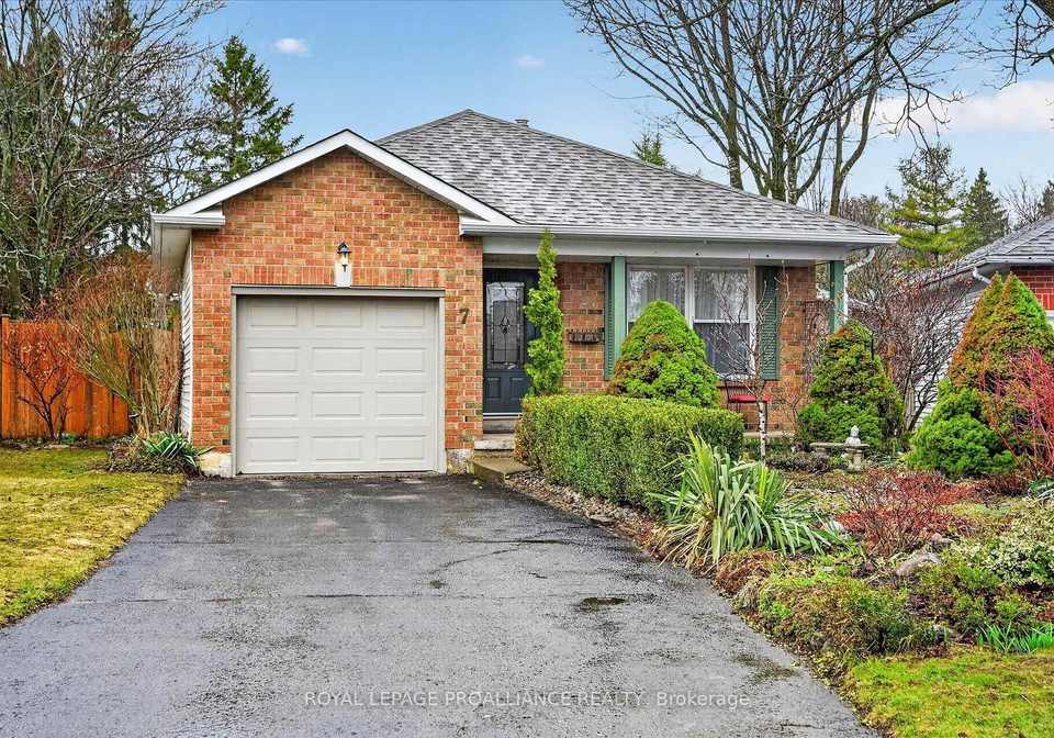 7-daleview-court-peterborough-ontario-x12990822
