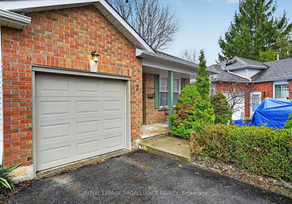 7-daleview-court-peterborough-ontario-x12990822