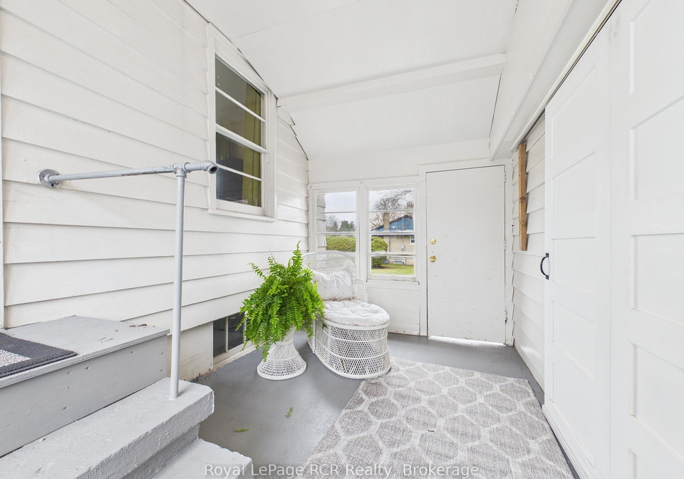 380-winston-street-e-north-perth-ontario-x12990838