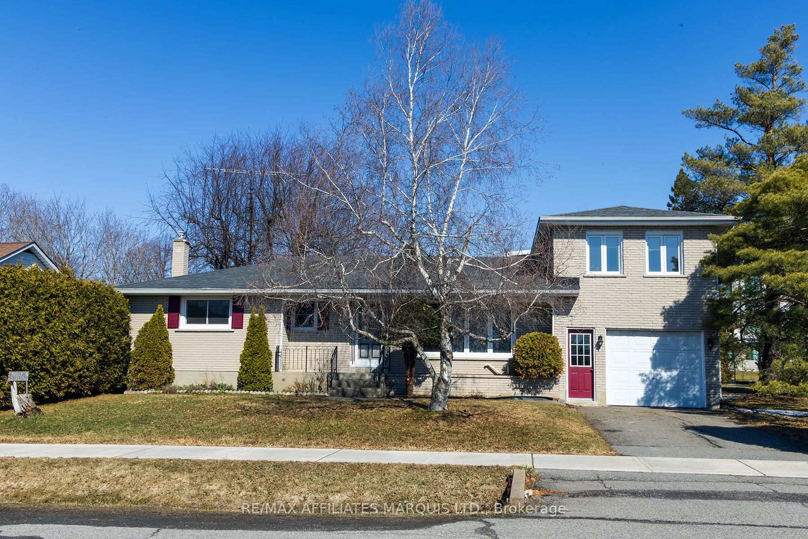 66-fifth-street-e-south-dundas-ontario-x12990934
