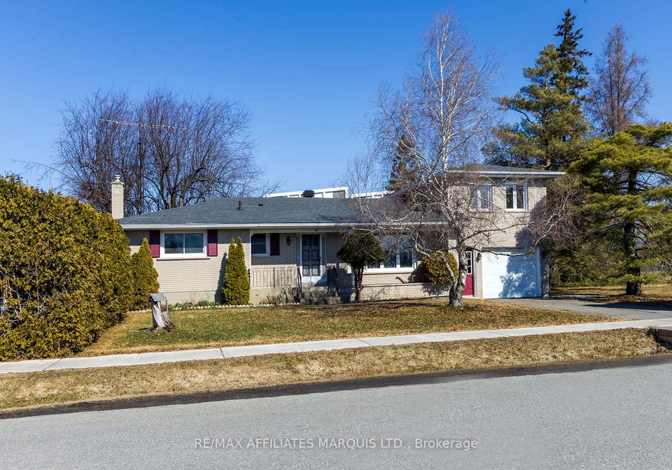 66-fifth-street-e-south-dundas-ontario-x12990934