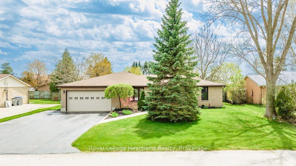 4-ducharme-crescent-bluewater-ontario-x12991168