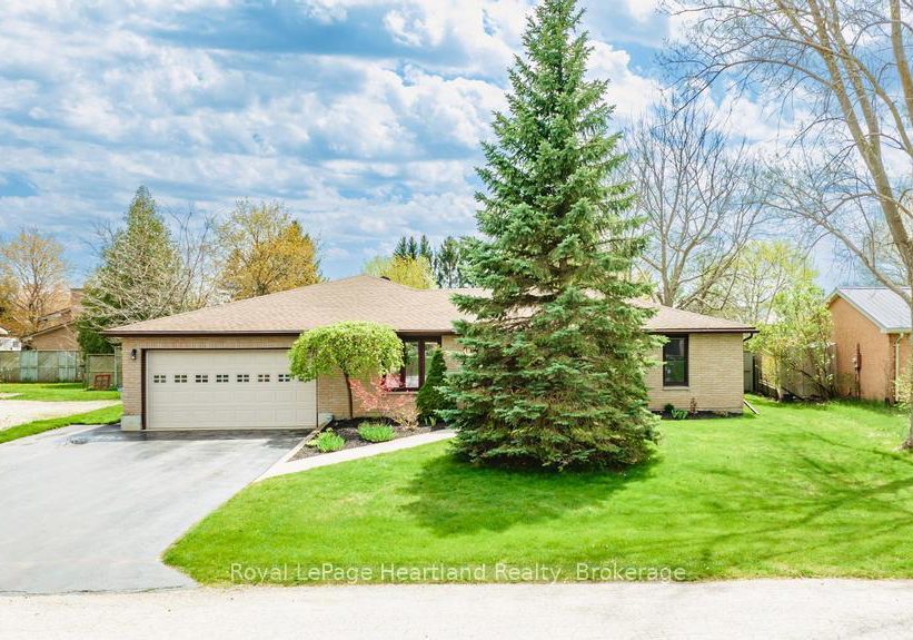 4-ducharme-crescent-bluewater-ontario-x12991168