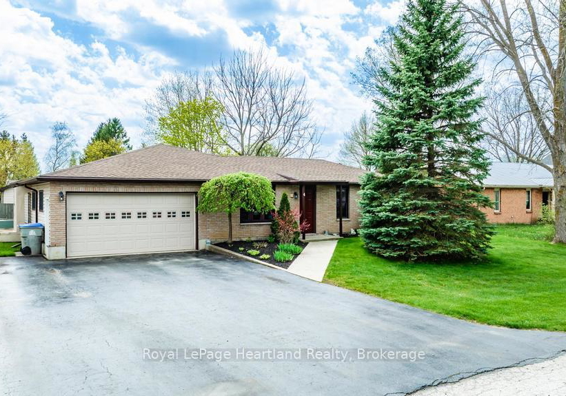 4-ducharme-crescent-bluewater-ontario-x12991168
