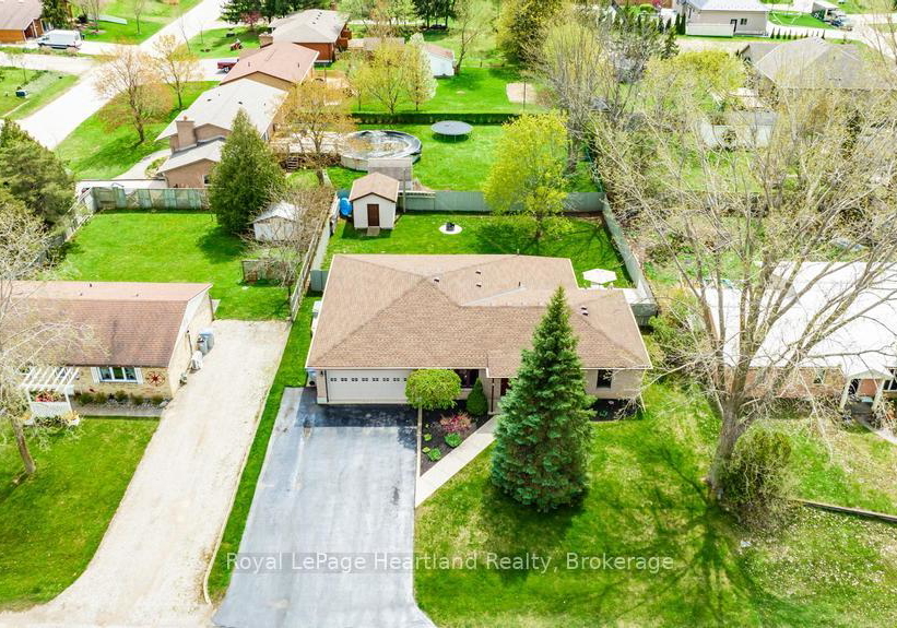 4-ducharme-crescent-bluewater-ontario-x12991168