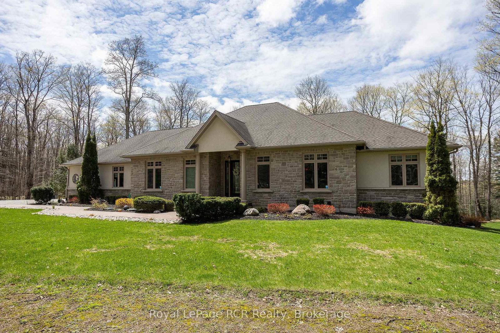 414498-baseline-road-west-grey-ontario-x12991582