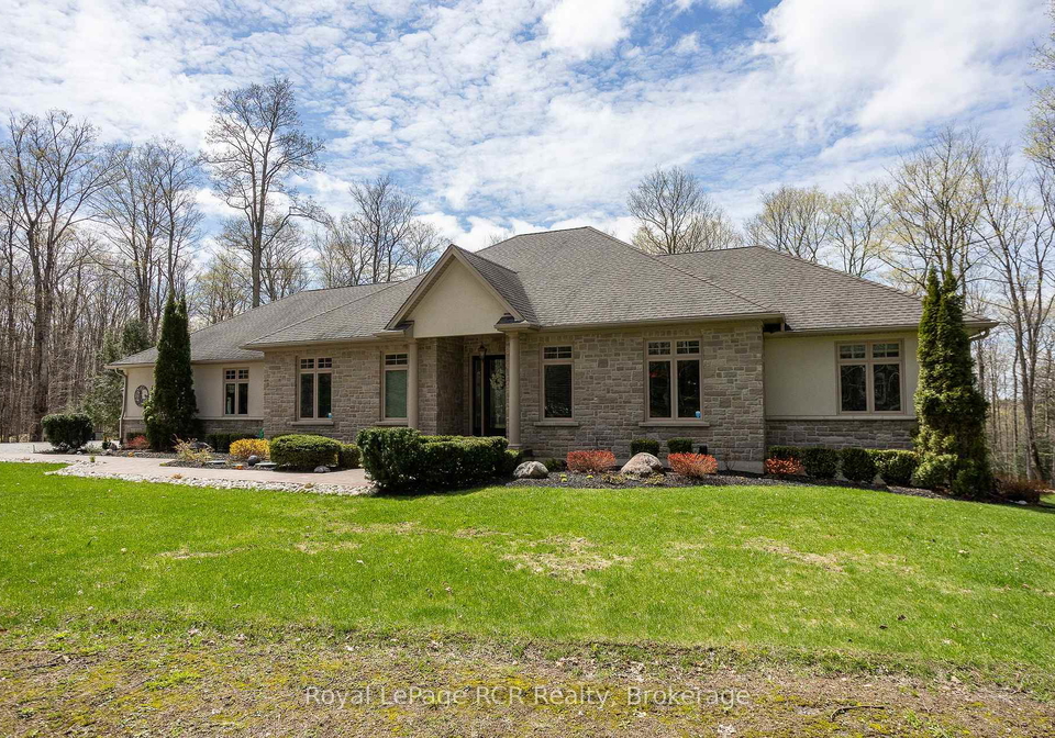 414498-baseline-road-west-grey-ontario-x12991582