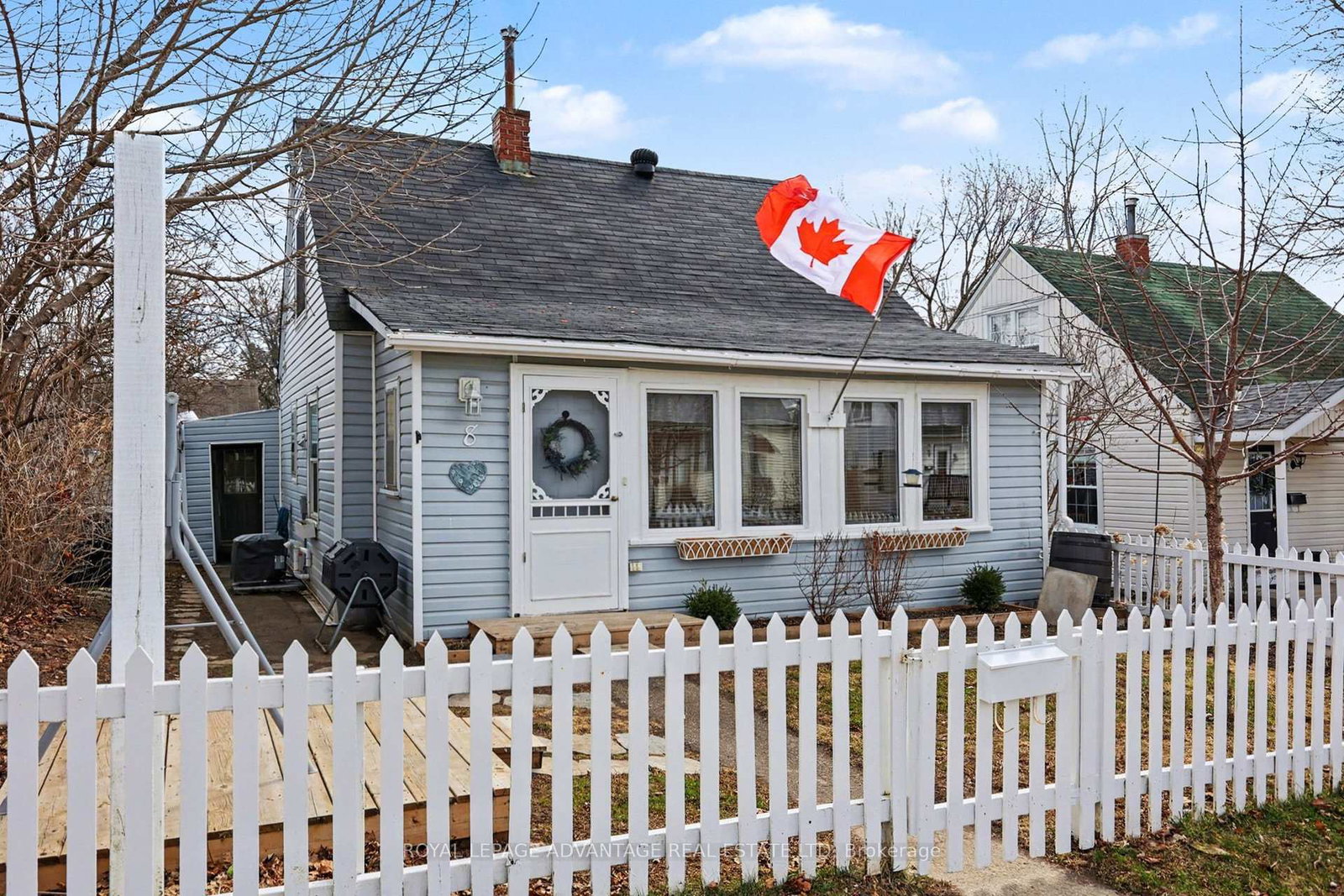 8-roosevelt-drive-smiths-falls-ontario-x12991710
