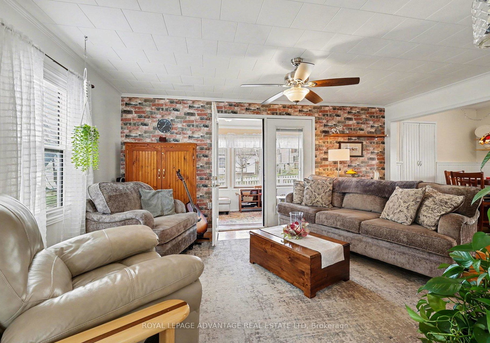 8-roosevelt-drive-smiths-falls-ontario-x12991710