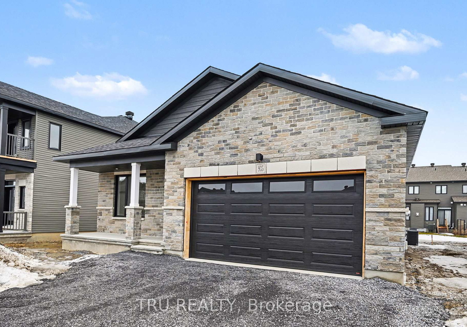 935-cologne-street-russell-ontario-x12991834