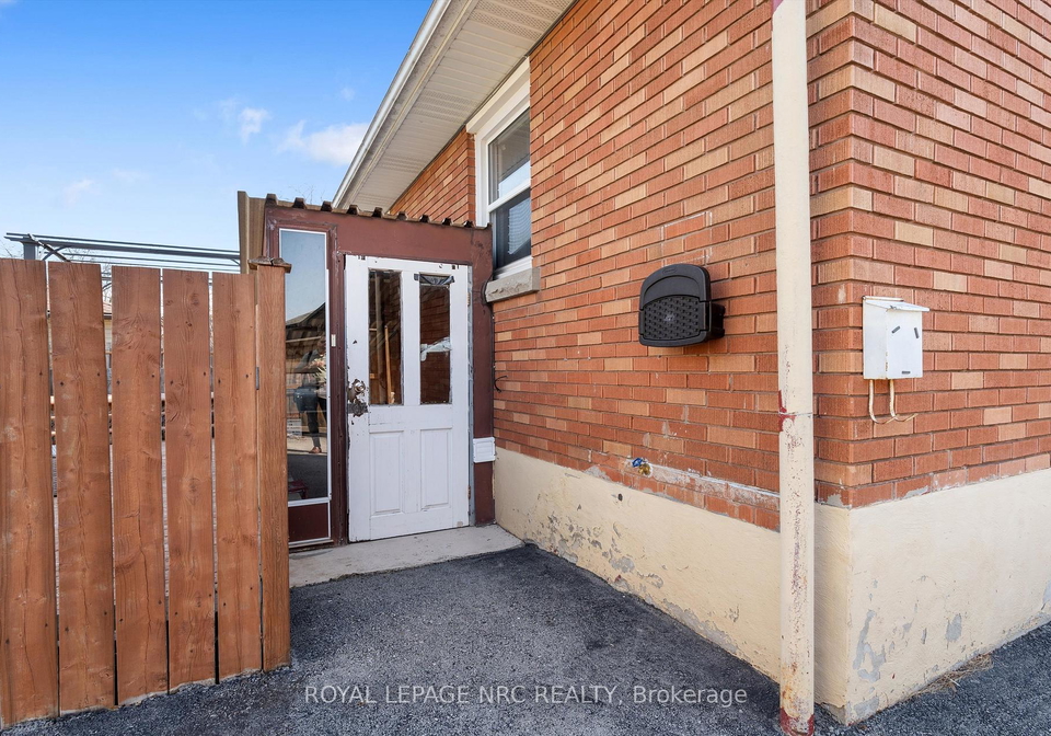 21-chalmers-street-st-catharines-ontario-x12992104