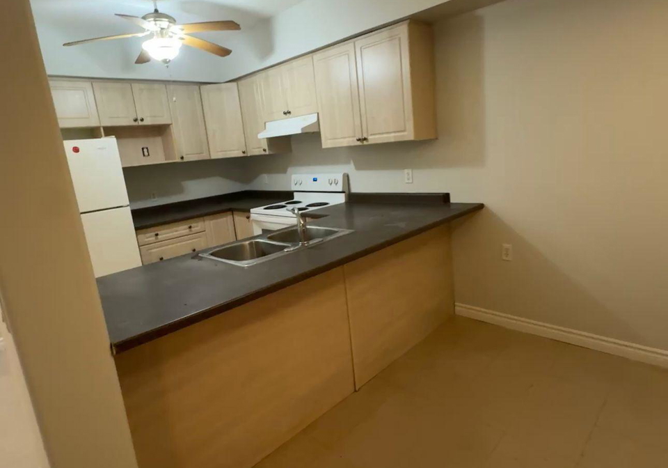 24-harris-avenue-brantford-ontario-x12992158