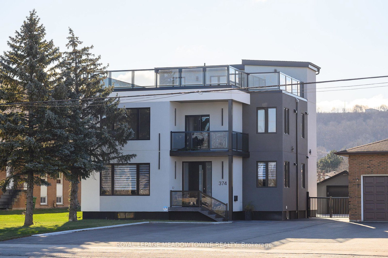 374-highway-8-hamilton-ontario-x12992486