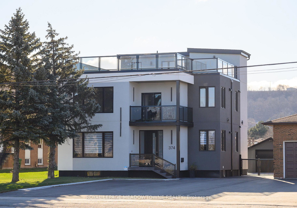 374-highway-8-hamilton-ontario-x12992486