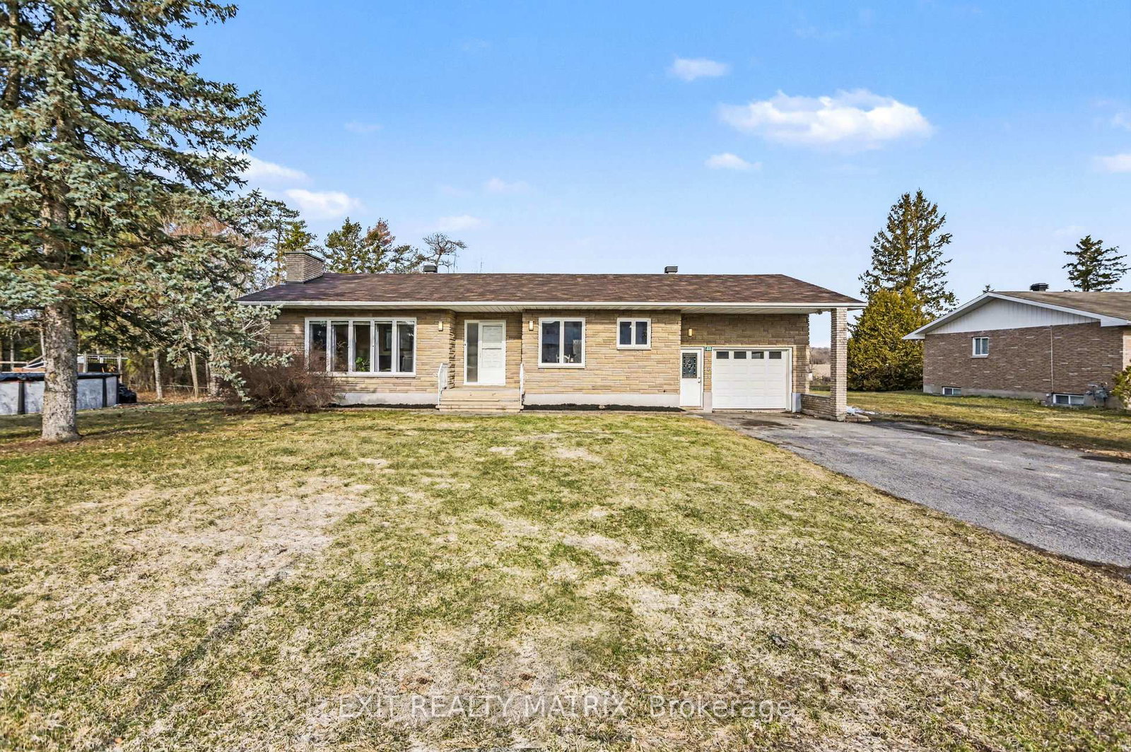 60-charles-street-north-stormont-ontario-x12992746