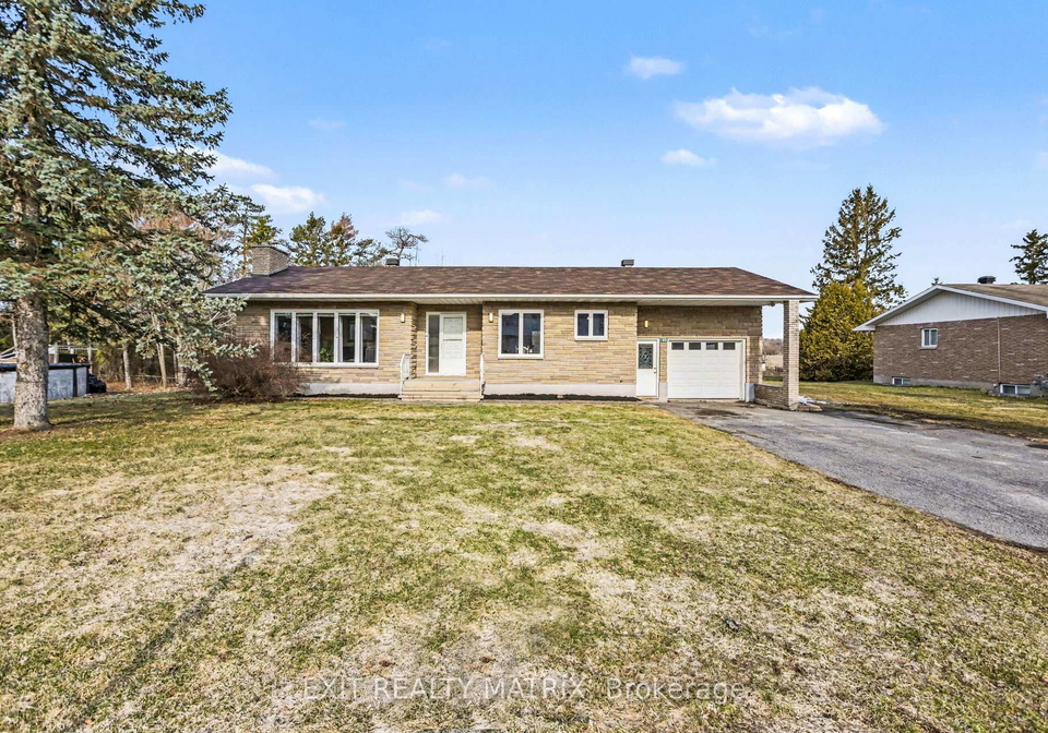 60-charles-street-north-stormont-ontario-x12992746