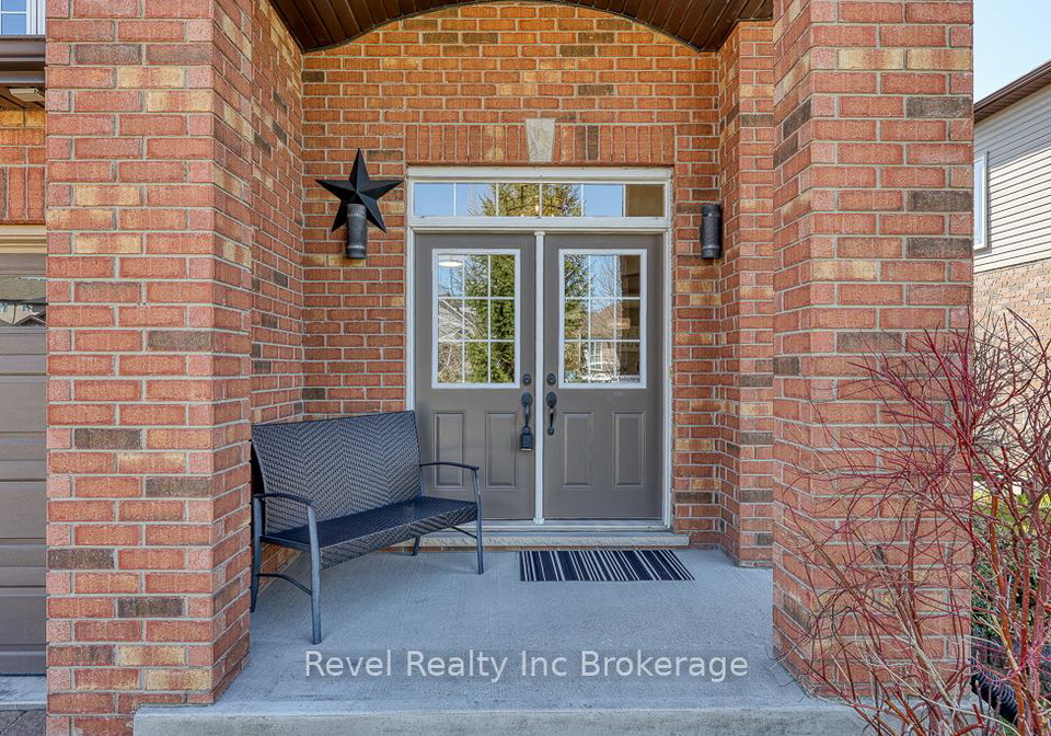 7-woodhatch-crescent-ingersoll-ontario-x12993182