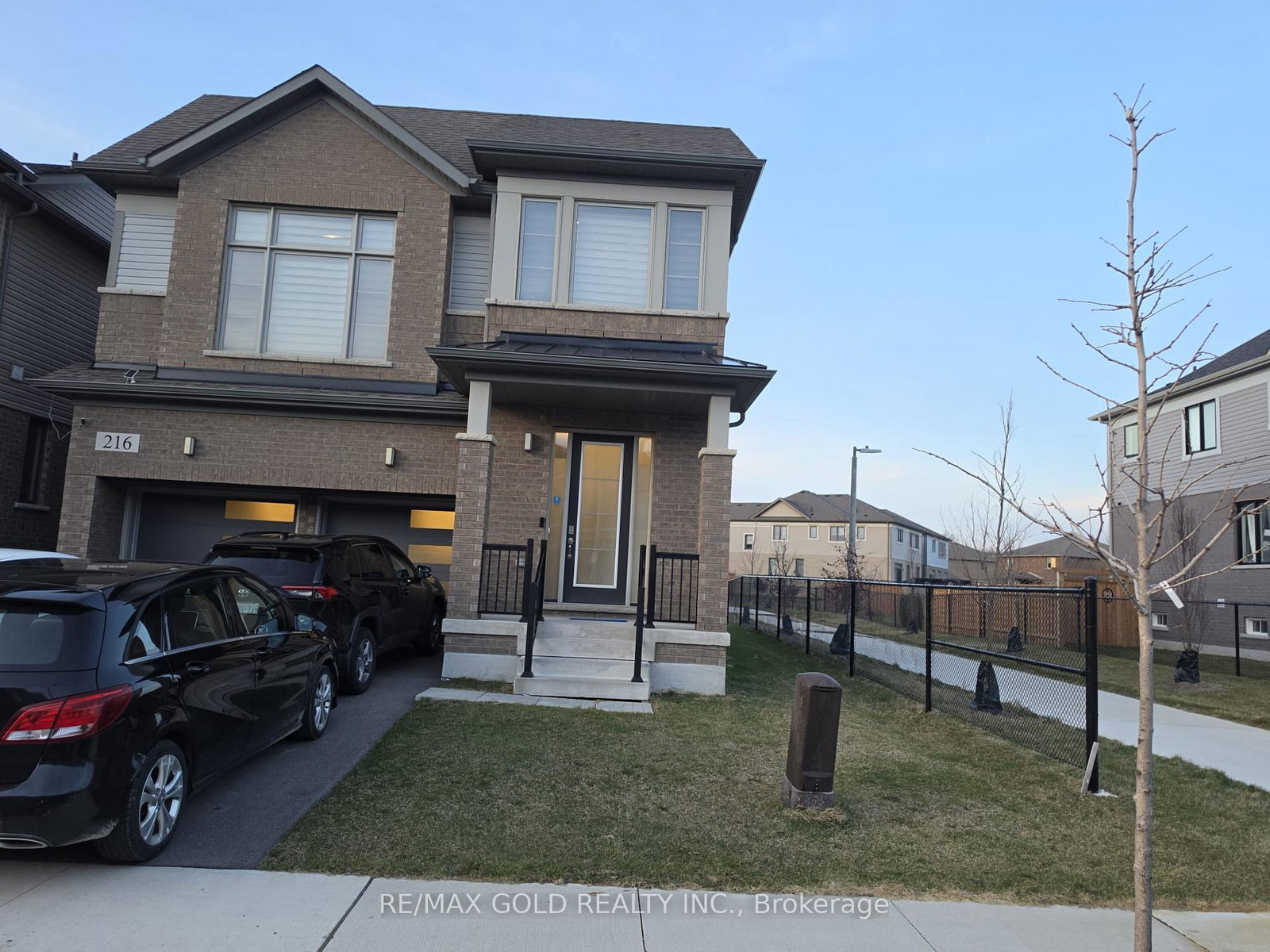 216-provident-way-hamilton-ontario-x12993382