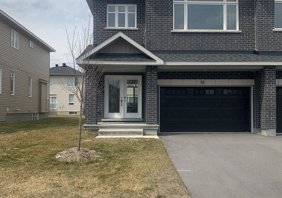 19-wylie-way-carleton-place-ontario-x12993780