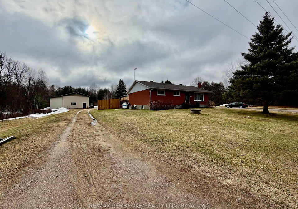 2313-b-line-road-laurentian-valley-ontario-x12994036