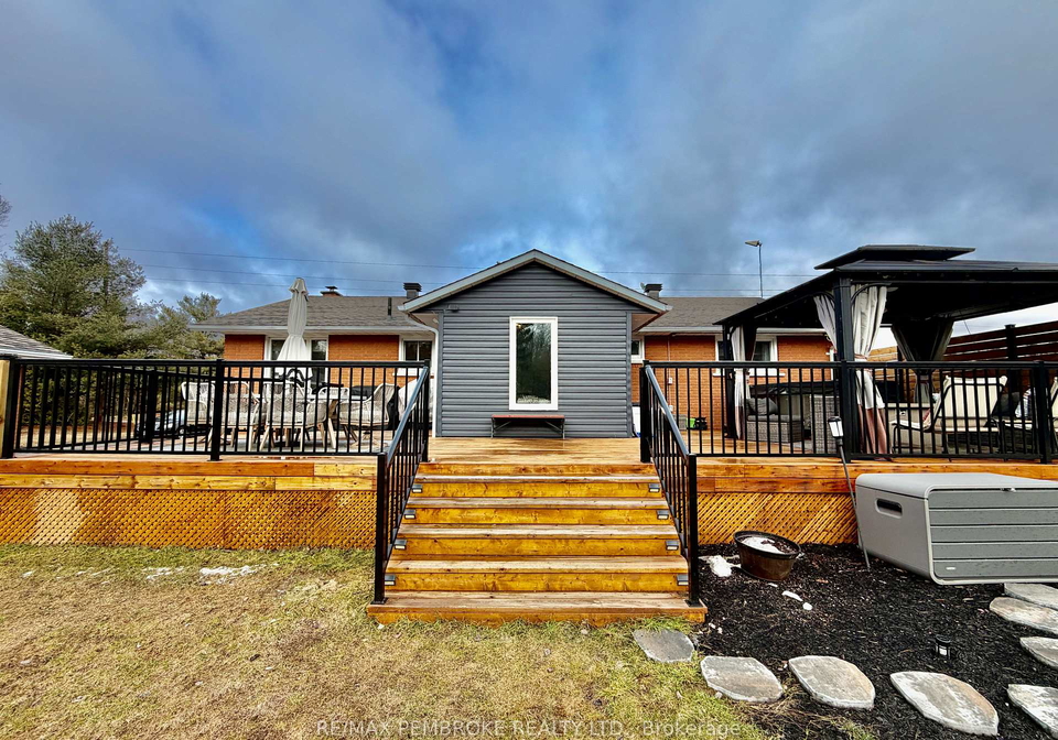 2313-b-line-road-laurentian-valley-ontario-x12994036