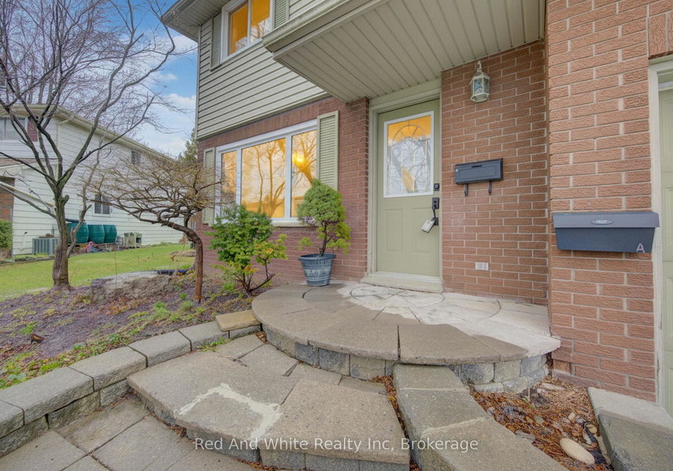 34-forest-glen-court-kitchener-ontario-x12994152