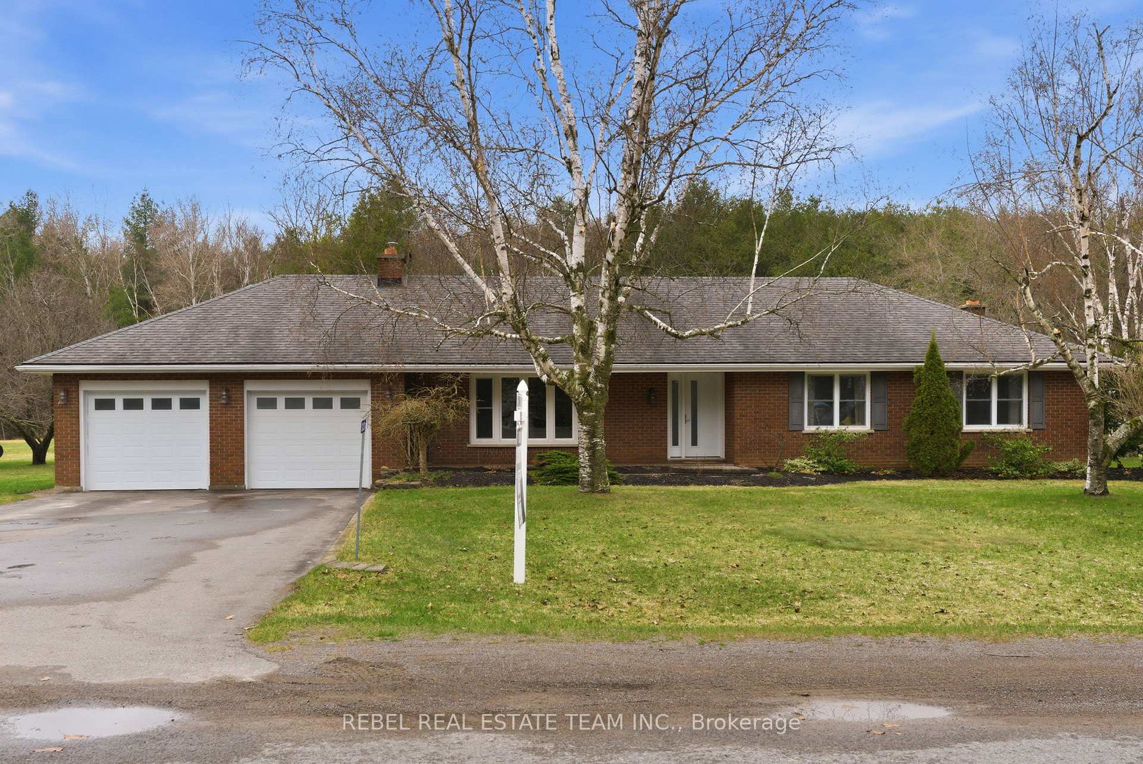 323-flying-club-road-quinte-west-ontario-x12994304