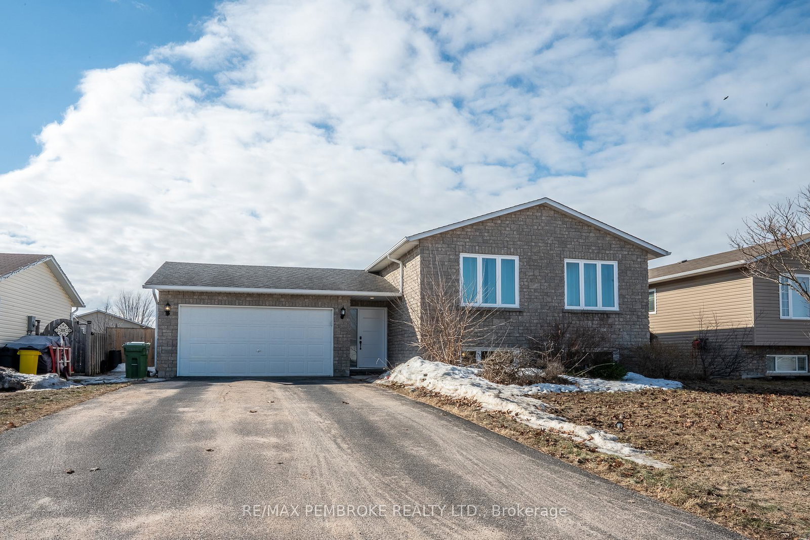 46-highland-park-drive-petawawa-ontario-x12994374