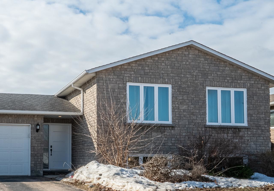 46-highland-park-drive-petawawa-ontario-x12994374