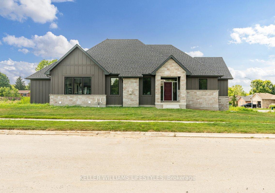 39-east-glen-drive-lambton-shores-ontario-x12994926