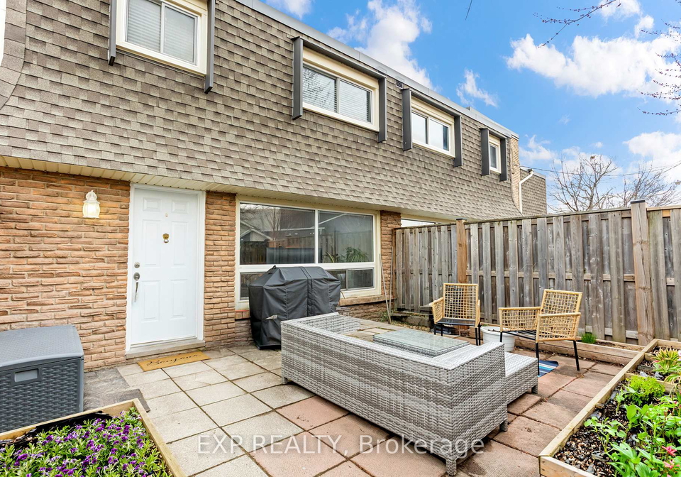 7-viking-court-grimsby-ontario-x12995354
